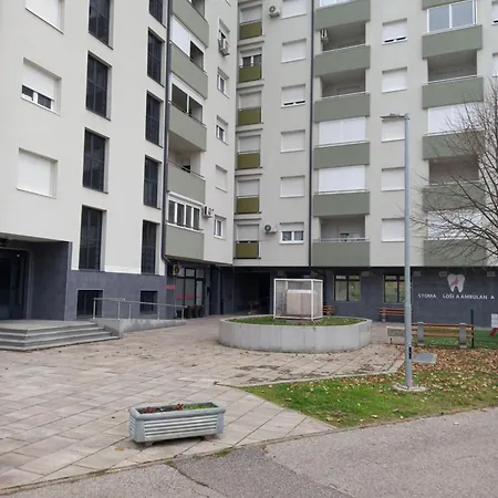 Jana 2 アパート ドボイ